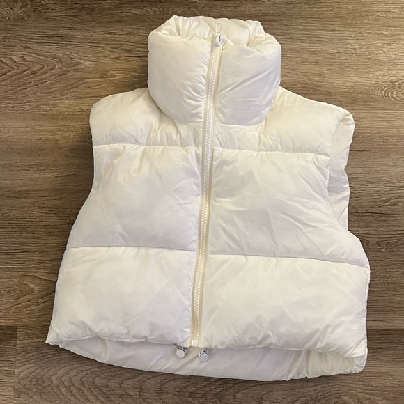 Jackets & Blazers - White cropped puffer vest